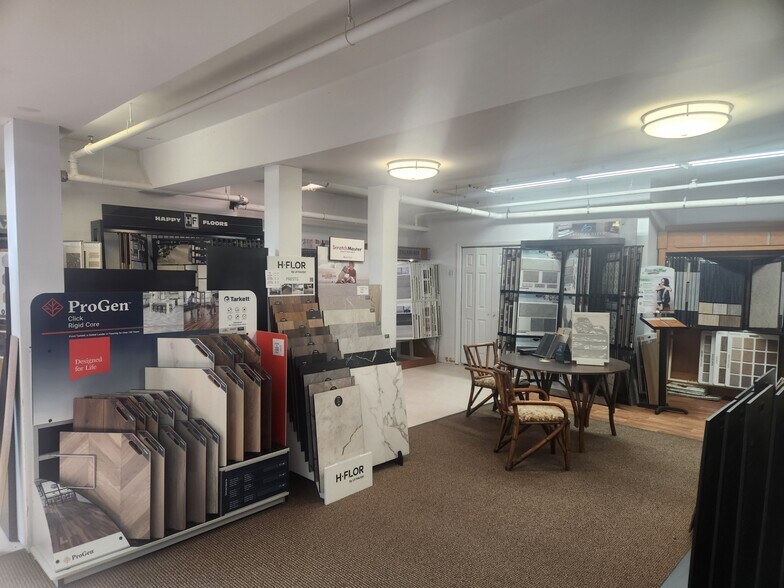 241 Main St, Townsend, MA à louer - Photo intérieure – Image 2 sur 23