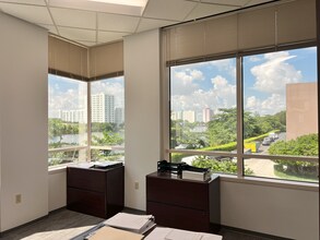 5200 Waterford District Dr, Miami, FL à louer Photo intérieure– Image 1 sur 10