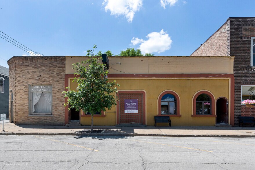 119 W Washington St, Momence, IL à vendre - Photo de l’immeuble – Image 2 sur 7