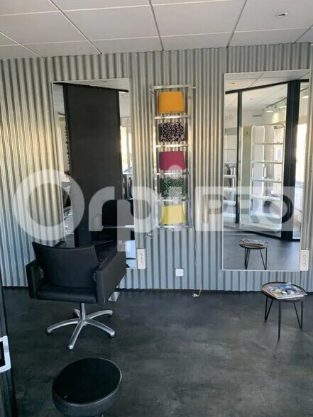 Local commercial dans Libourne à louer - Photo de l’immeuble – Image 2 sur 5