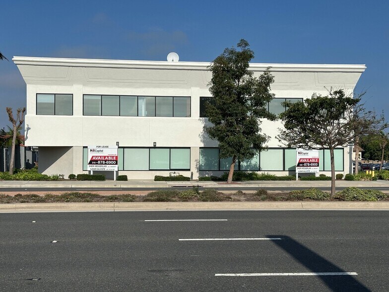 22719 Hawthorne Blvd, Torrance, CA à louer - Photo de l’immeuble – Image 1 sur 4