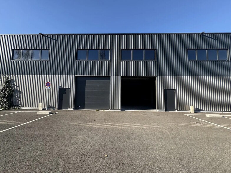 77 Ter Avenue De La Libération, Ambarès-et-Lagrave à louer - Photo de l’immeuble – Image 1 sur 5