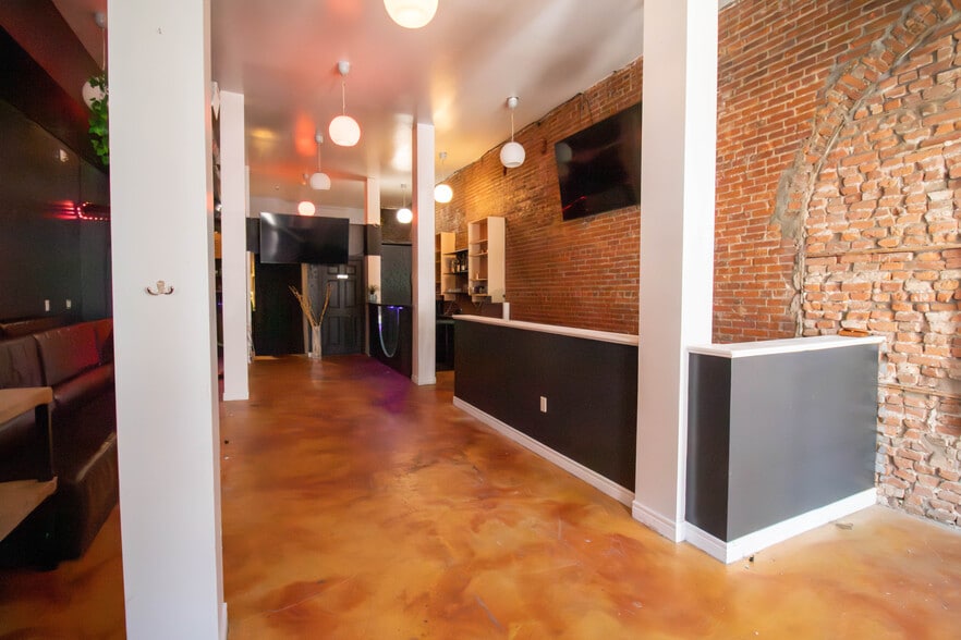 108 St Paul St E, St Catharines, ON à louer - Photo intérieure – Image 3 sur 10