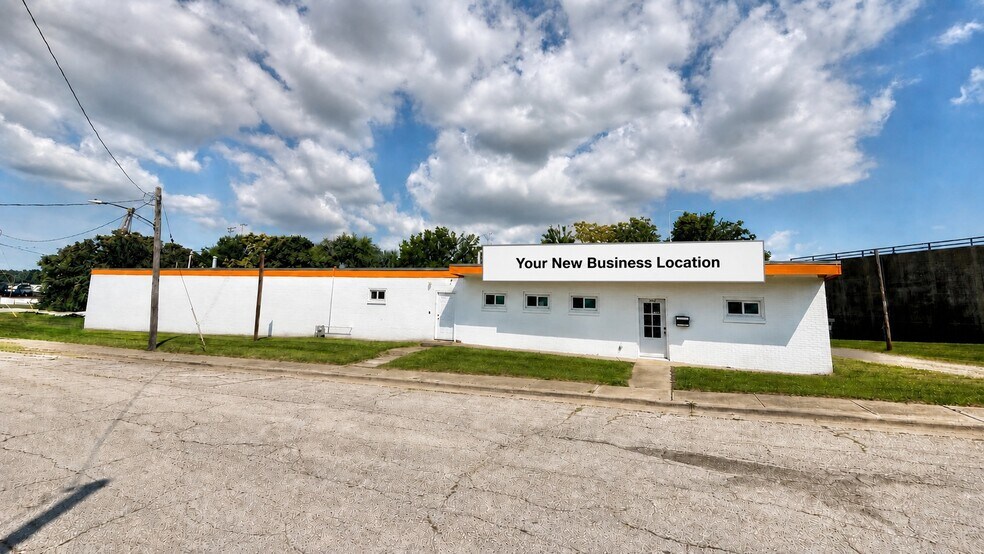 707 N Lumber St, Bloomington, IL à vendre - Photo principale – Image 1 sur 17