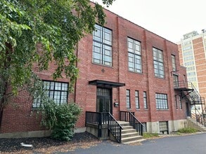 118 W 5th St, Covington, KY à louer Photo de l’immeuble– Image 2 sur 7