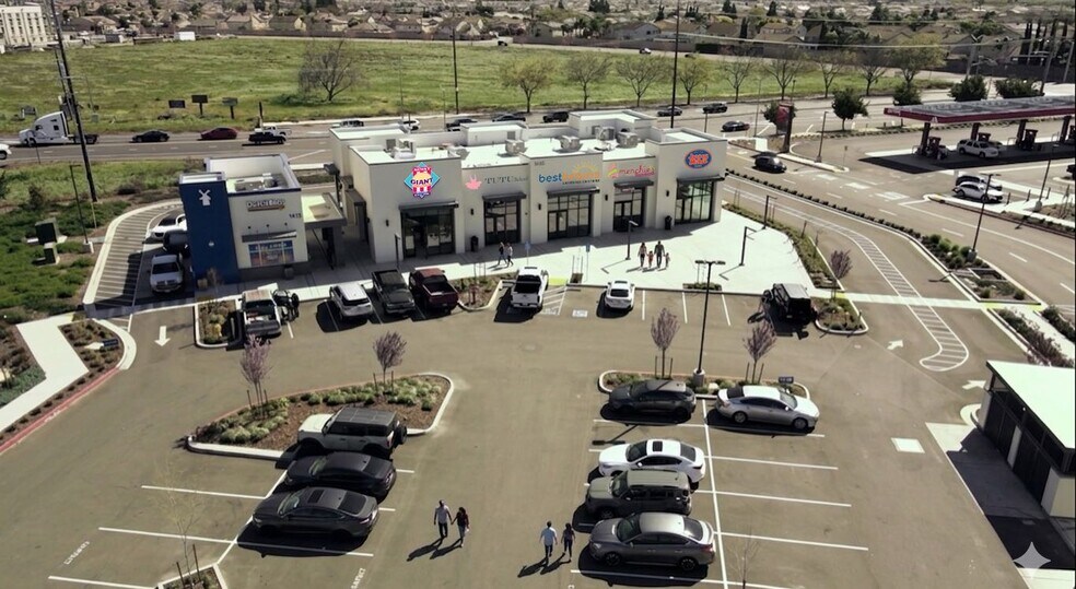 2235 W Atherton Dr, Manteca, CA à louer - Photo de l’immeuble – Image 3 sur 8