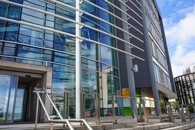 Plus de détails pour 3 Britannia Quay, Cardiff - Bureau à louer