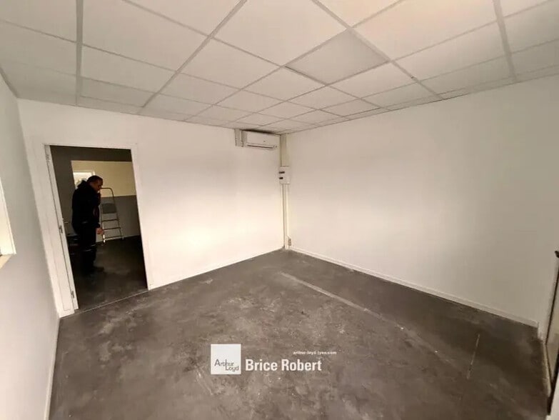 170 Rue De L'Artisanat, Saint-André-de-Corcy à louer - Photo intérieure – Image 2 sur 8