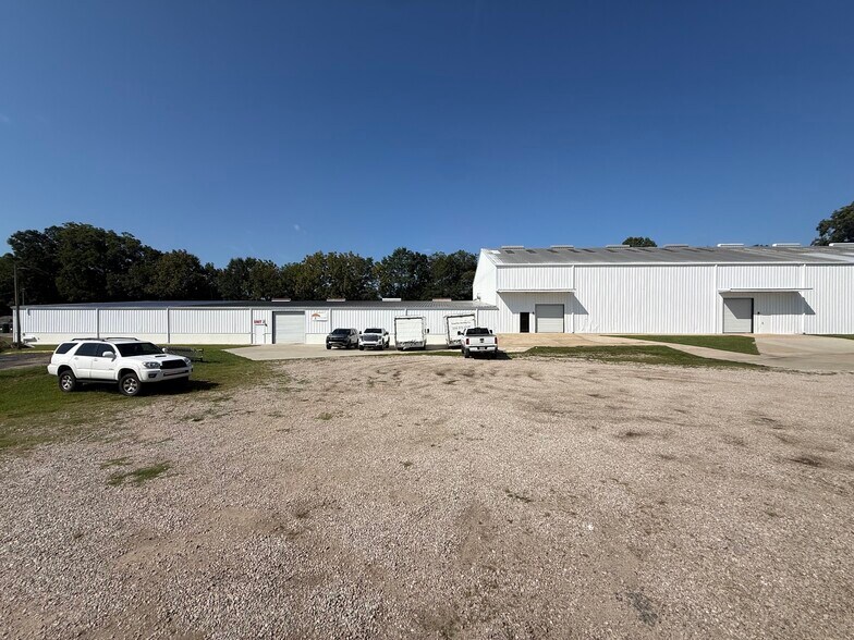 812 Geneva Street, Opelika, AL à louer - Photo de l’immeuble – Image 2 sur 12