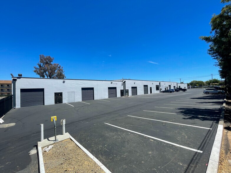 7991 Folsom Blvd, Sacramento, CA à louer - Photo de l’immeuble – Image 2 sur 3
