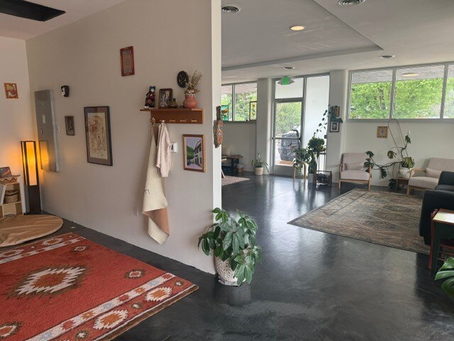 2103-2107 Templeton Gap Rd, Colorado Springs, CO à louer - Photo de l’immeuble – Image 2 sur 7