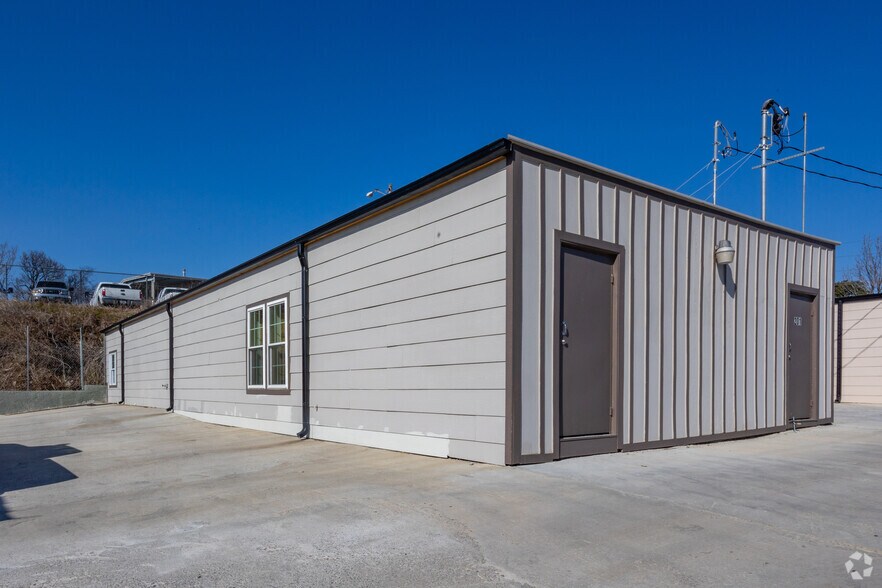 1443 Elm Hill Pike, Nashville, TN à louer - Photo principale – Image 1 sur 2