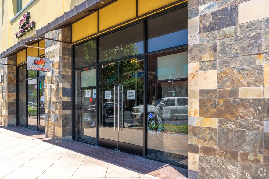 13925 City Center Dr, Chino Hills, CA à vendre - Photo de l’immeuble – Image 3 sur 4