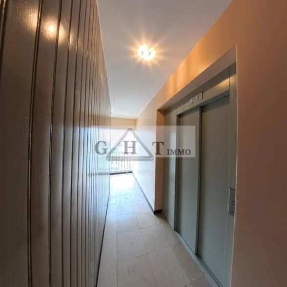 Bureau dans Créteil à louer - Hall d’entrée – Image 3 sur 6