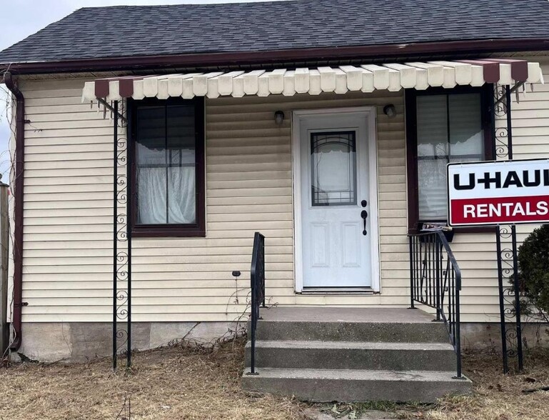 223 Bloor St E, Oshawa, ON à vendre - Photo principale – Image 1 sur 1