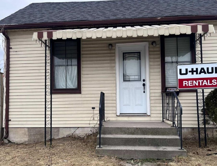 223 Bloor St E, Oshawa, ON à vendre Photo principale– Image 1 sur 2