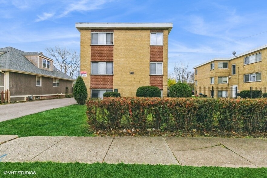 1111 Broadway Ave, North Chicago, IL à vendre - Photo de l’immeuble – Image 3 sur 9