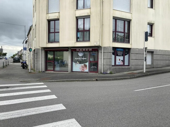 Plus de détails pour 92 Avenue De La France Libre, Quimper - Local commercial à louer