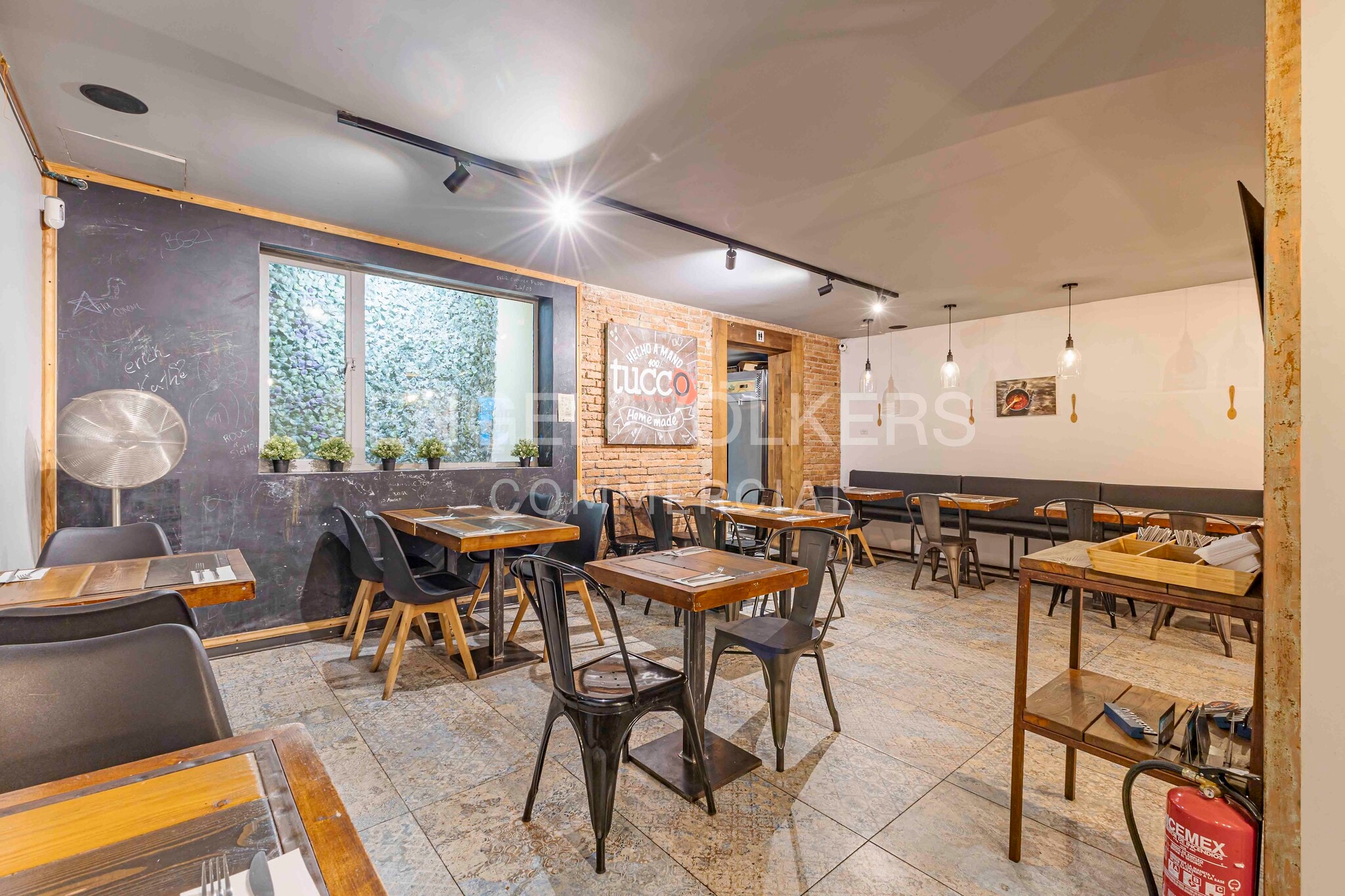 Local commercial dans Barcelone, Barcelona à louer Photo intérieure– Image 1 sur 16