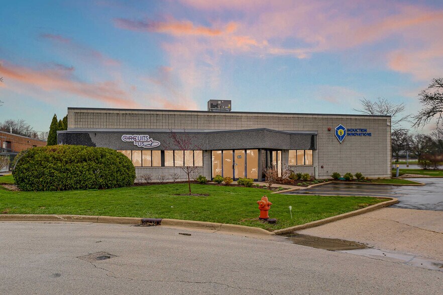 1175 Jansen Farm Ct, Elgin, IL à vendre - Photo de l’immeuble – Image 1 sur 22