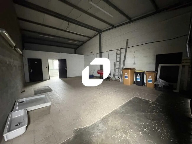 Plus de détails pour Local d’activités à vendre