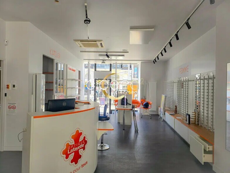 Local commercial dans Clermont-Ferrand à louer - Photo de l’immeuble – Image 2 sur 11