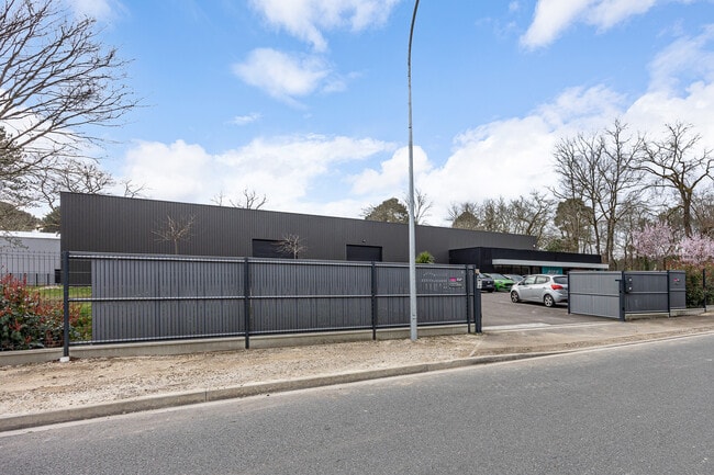 Plus de détails pour 1 Avenue Du Pont Gris, Canéjan - Local d'activités à louer