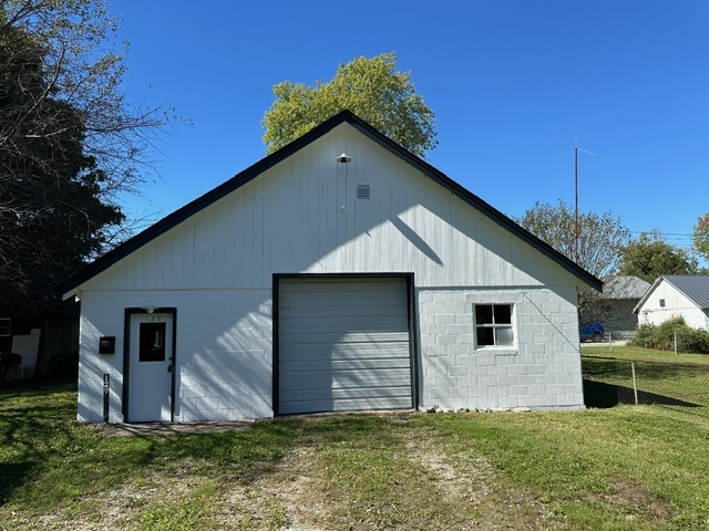 129 N John St, Pendleton, IN à louer - Photo principale – Image 1 sur 9