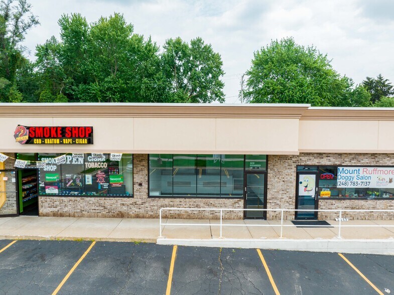 2611-2661 Lapeer Rd, Lake Orion, MI à louer - Photo de l’immeuble – Image 2 sur 12