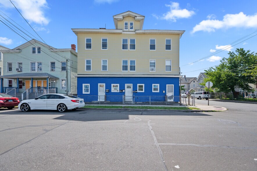 BPT East Side Multifamily Portfolio portefeuille de 2 biens à vendre sur LoopNet.fr - Photo de l’immeuble – Image 2 sur 17