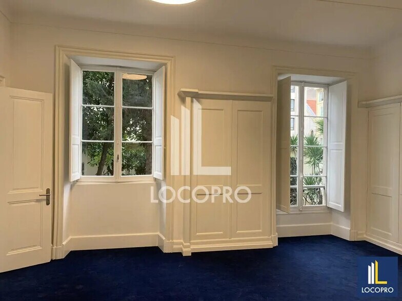 Bureau dans Nice à vendre - Photo de l’immeuble – Image 3 sur 12