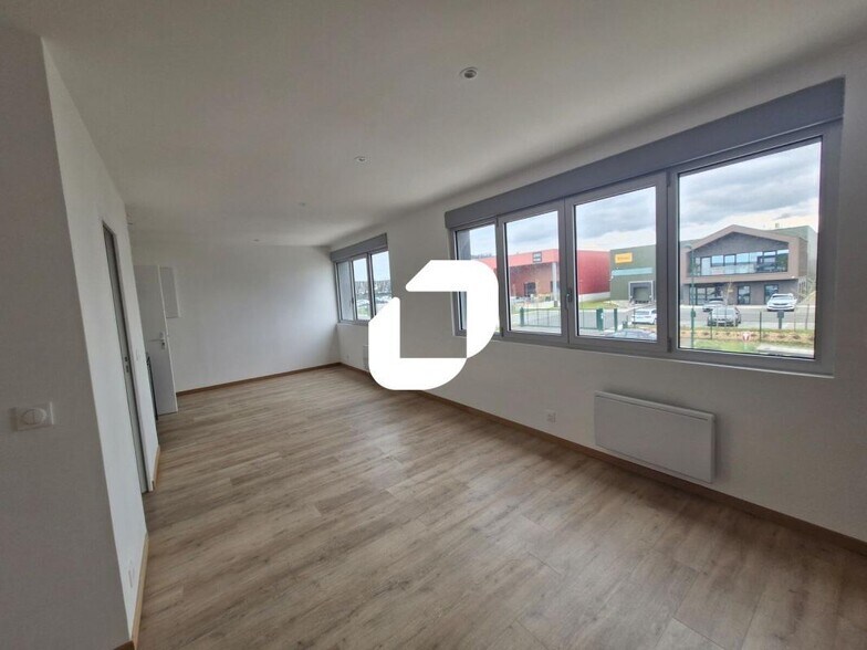 4 Rue Du Poteau, Courtry à louer - Photo de l’immeuble – Image 3 sur 5