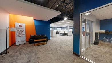 6677-6683 Delmar Blvd, University City, MO à louer Numérisation 3D Matterport– Image 1 sur 24