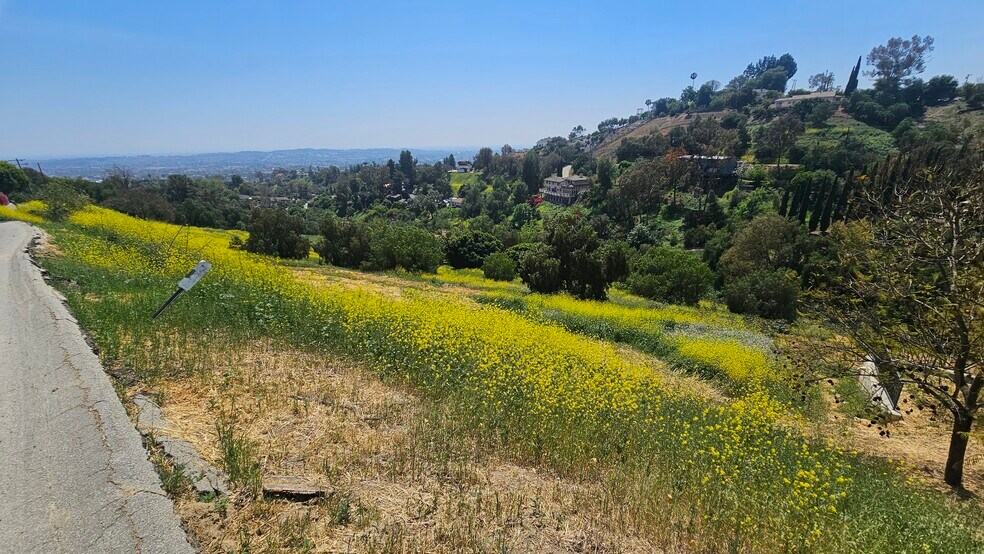 948 Picaacho Dr, La Habra Heights, CA à vendre - Photo de l’immeuble – Image 2 sur 16