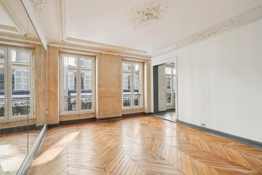 Local d’activités dans Paris à louer - Photo de l’immeuble – Image 1 sur 15