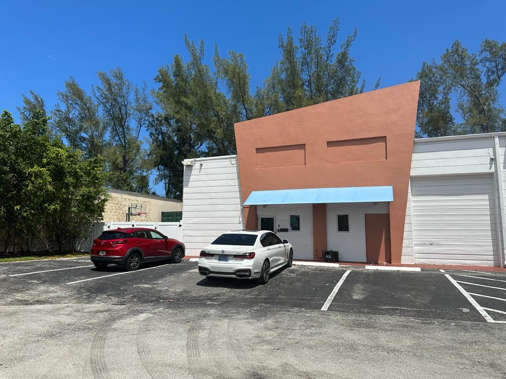401-425 NW 10th Ter, Hallandale Beach, FL à vendre Photo principale– Image 1 sur 53