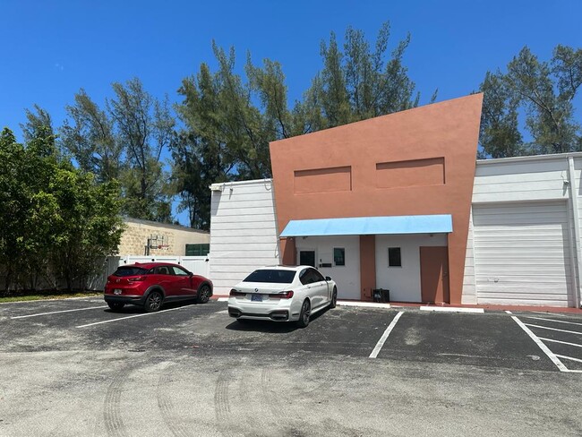 Plus de détails pour 423-425 NW 10th Ter, Hallandale Beach, FL - Local d’activités à vendre