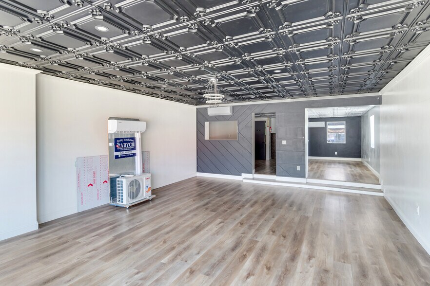 163 E 6th St, Beaumont, CA à vendre - Photo de l’immeuble – Image 3 sur 7