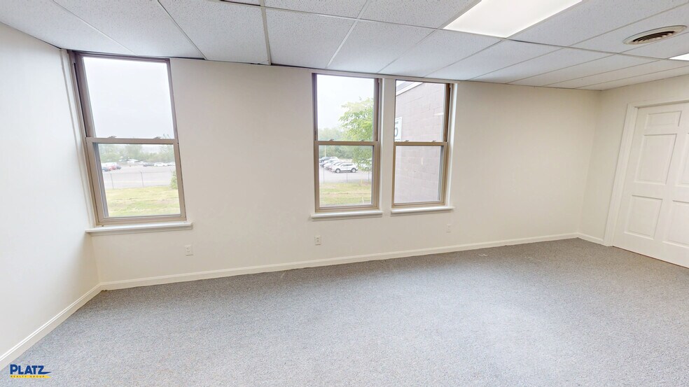 95 Karago Ave, Youngstown, OH à louer - Photo de l’immeuble – Image 3 sur 19