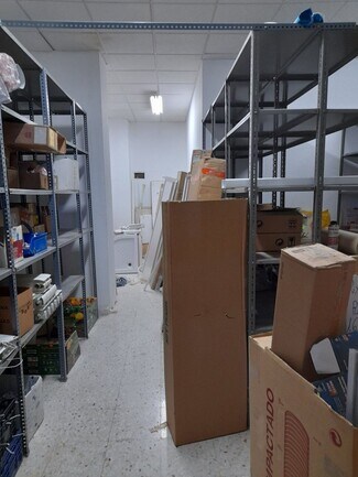 Plus de détails pour Local commercial à louer