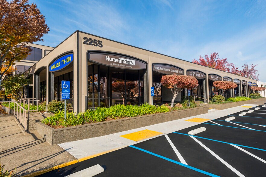 2233 Watt Ave, Sacramento, CA à louer - Photo de l’immeuble – Image 2 sur 10