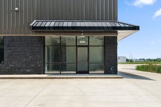 1170 Dunlop Ln, Clarksville, TN à louer Photo de l’immeuble– Image 2 sur 38