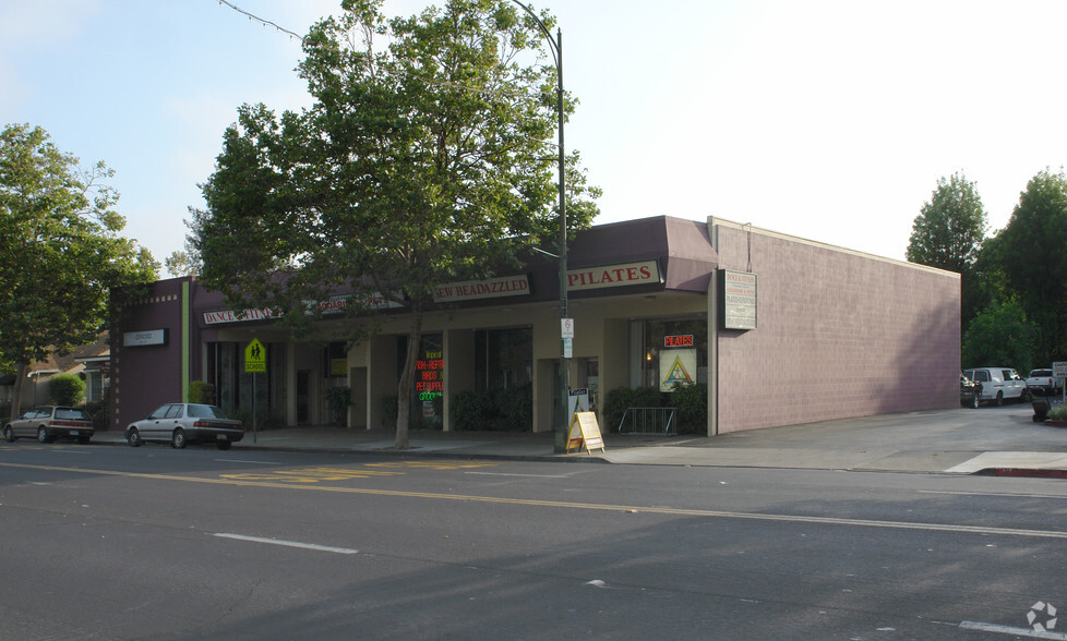 1060-1070 Lincoln Ave, San Jose, CA à louer - Photo de l’immeuble – Image 2 sur 2