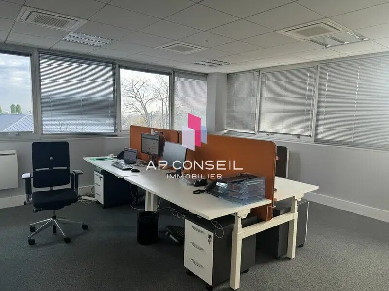 Bureau dans Saint-Germain-en-Laye à louer Photo intérieure– Image 1 sur 10