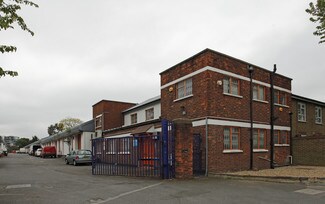 Plus de détails pour Brook Ln N, Brentford - Industriel/Logistique à louer