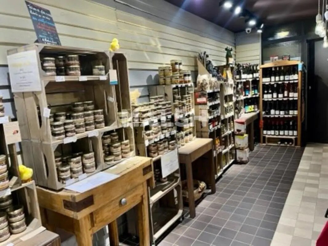 Local commercial dans Lyon à louer Photo de l’immeuble– Image 1 sur 5