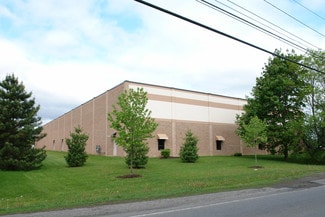 Plus de détails pour 326 Old Niskayuna Rd, Latham, NY - Industriel/Logistique à louer