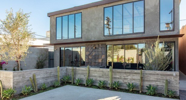 2752 Clearwater St, Los Angeles, CA à louer - Photo de l’immeuble – Image 2 sur 12