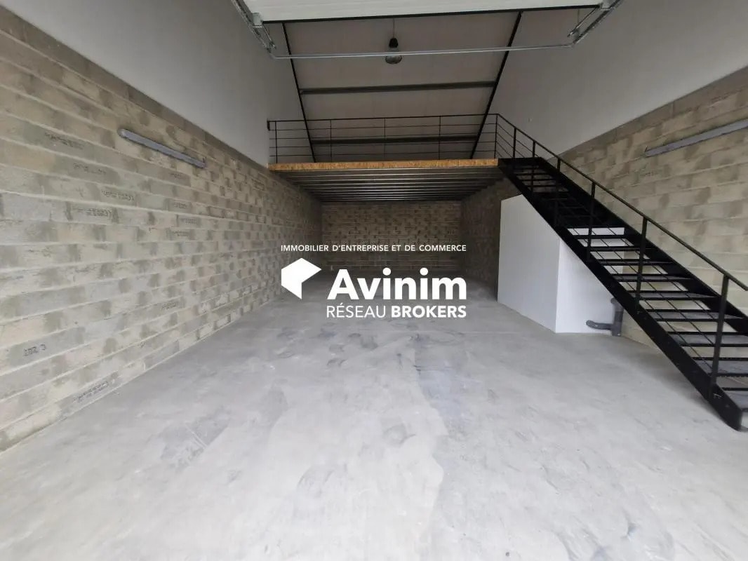 Industriel/Logistique dans Claye-Souilly à louer Photo intérieure– Image 1 sur 3