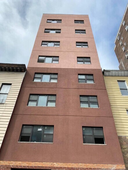 19 E 204th St, Bronx, NY à vendre - Photo principale – Image 1 sur 19